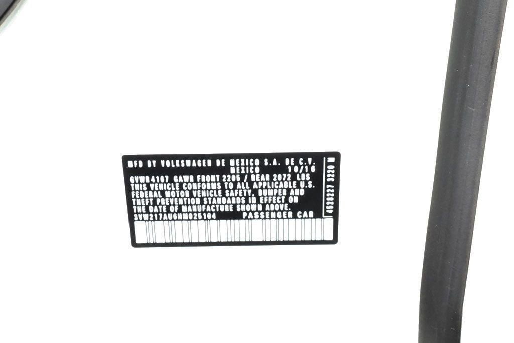 Used 2017 Volkswagen Golf S image 27