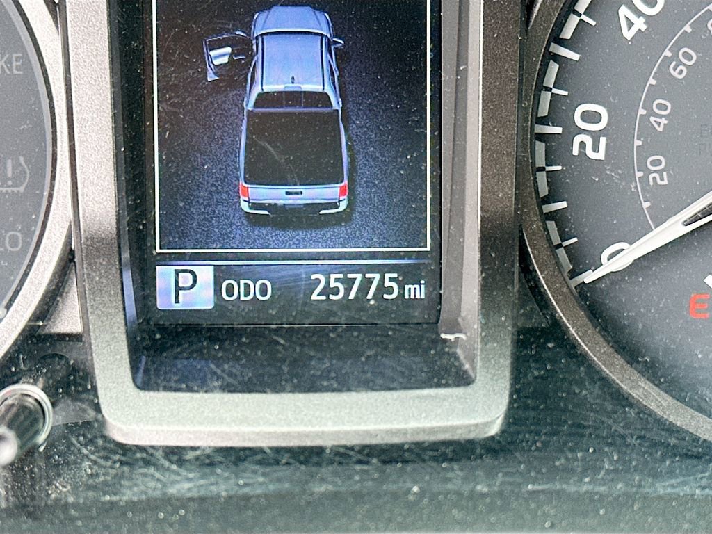 Used 2023 Toyota Tacoma TRD Sport w/ Technology Package image 12