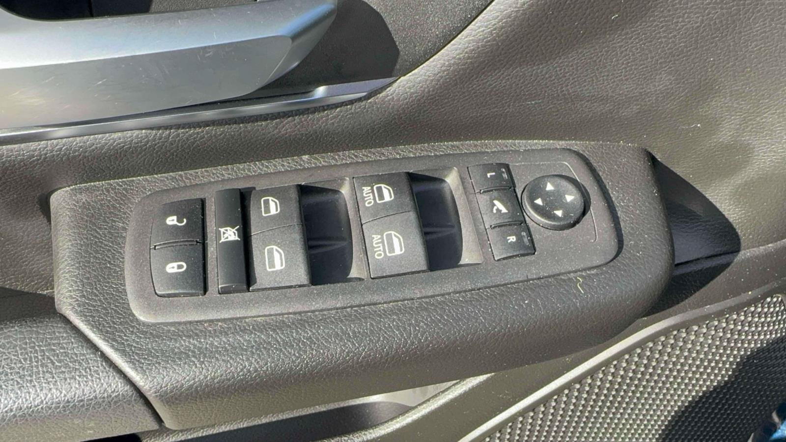 Used 2024 RAM 1500 Big Horn AWD/4WD image 34