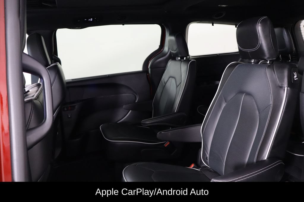 Used 2025 Chrysler Pacifica Limited FWD image 8