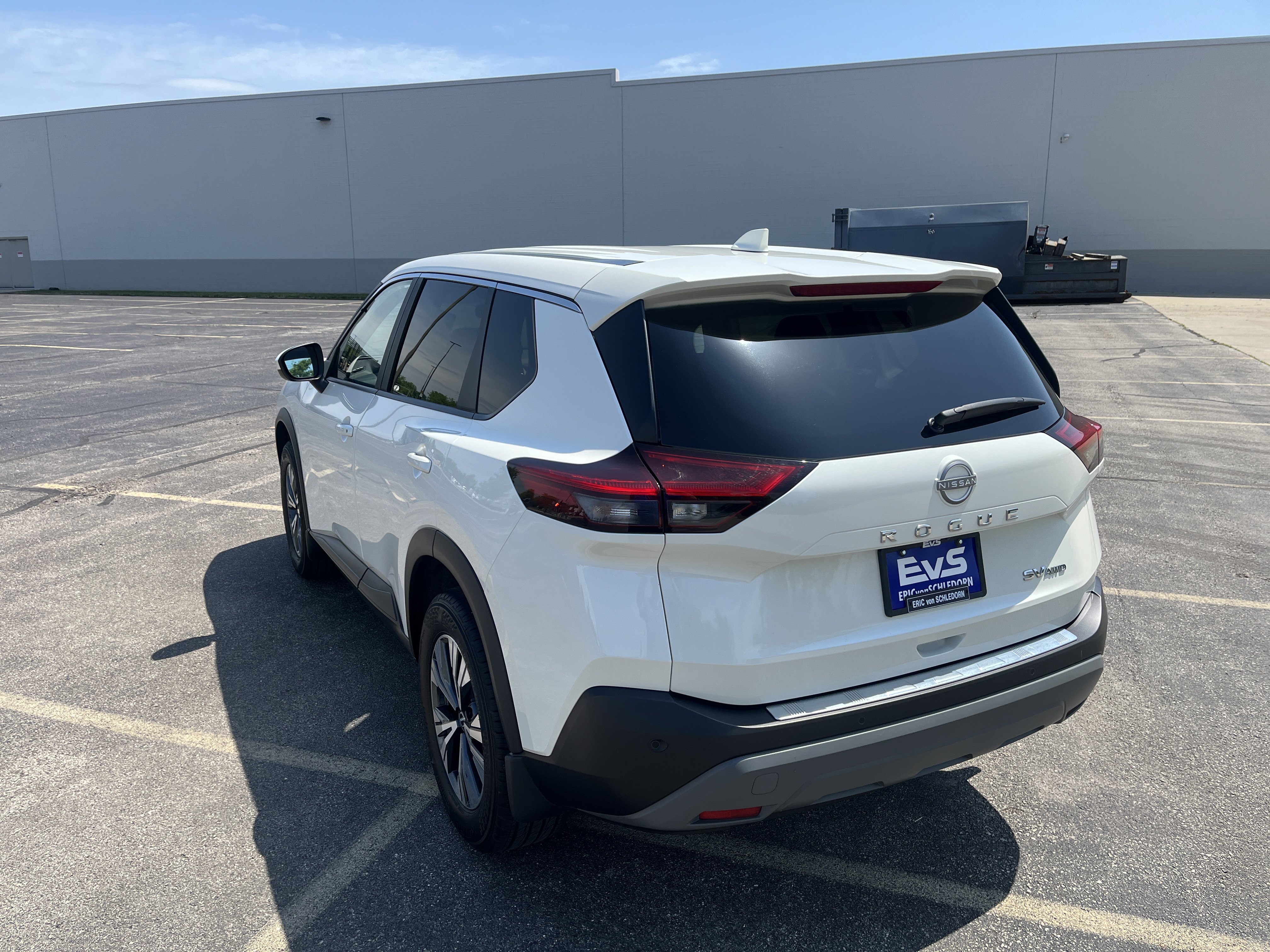 Used 2023 Nissan Rogue SV AWD/4WD image 4