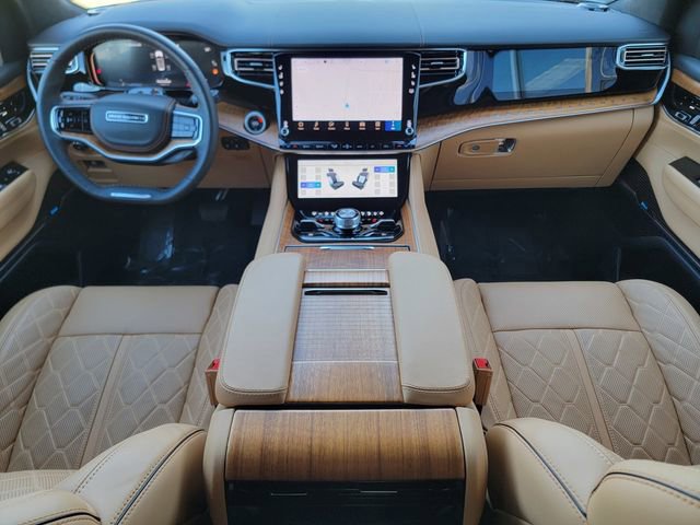 Certified 2025 Jeep Grand Wagoneer Series III w/ HD Trailer Tow Package image 27