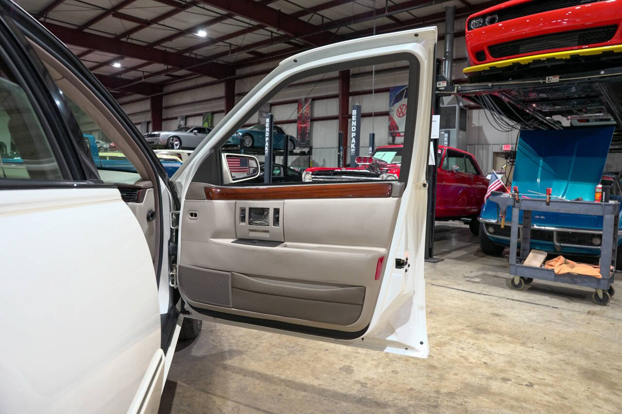Used 1996 Cadillac Seville STS FWD image 32