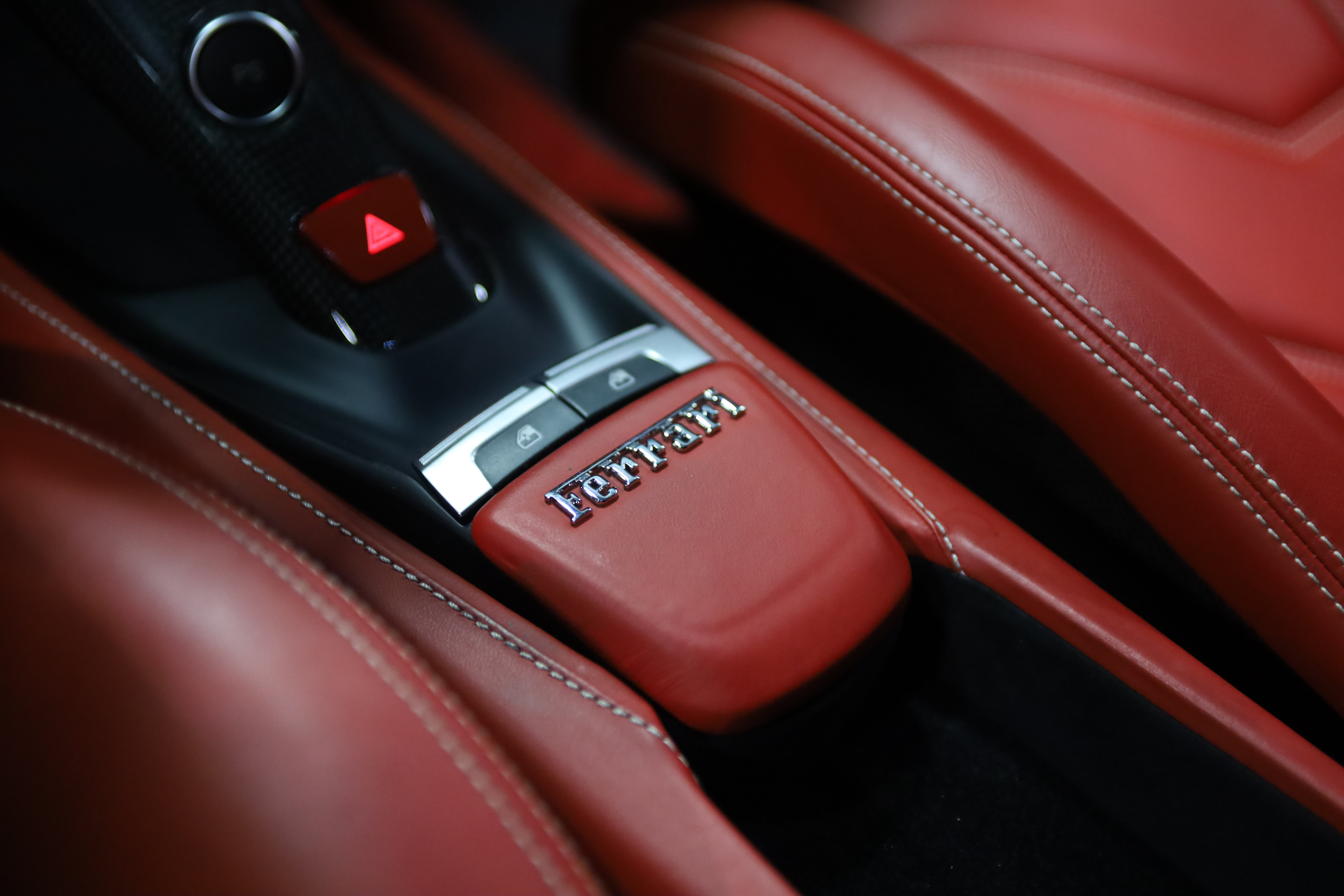 Used 2018 Ferrari 488 GTB RWD image 31