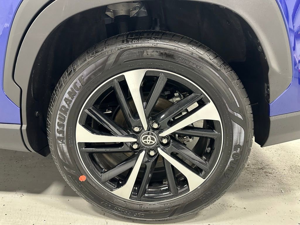 Used 2025 Toyota Corolla Cross XSE w/ Convenience Package image 63