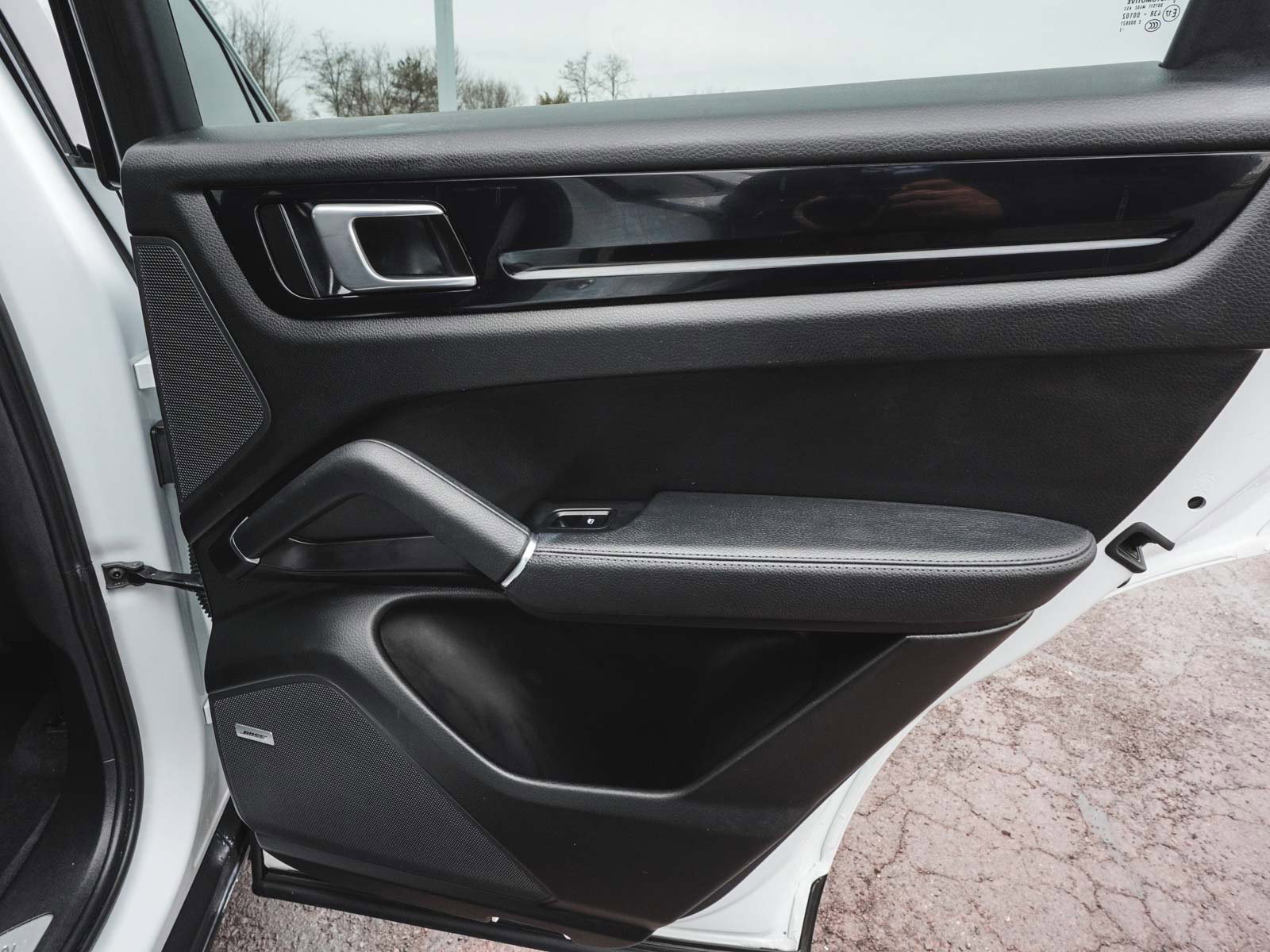 Used 2023 Porsche Cayenne w/ Premium Package image 15