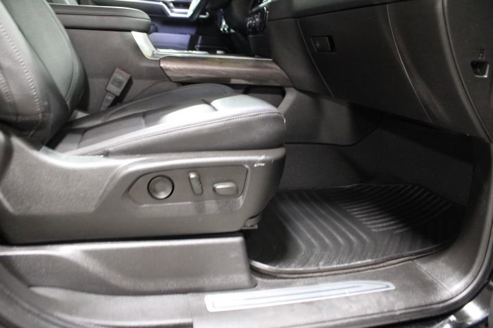 Used 2024 Chevrolet Silverado 2500 LTZ w/ LTZ Convenience Package image 27