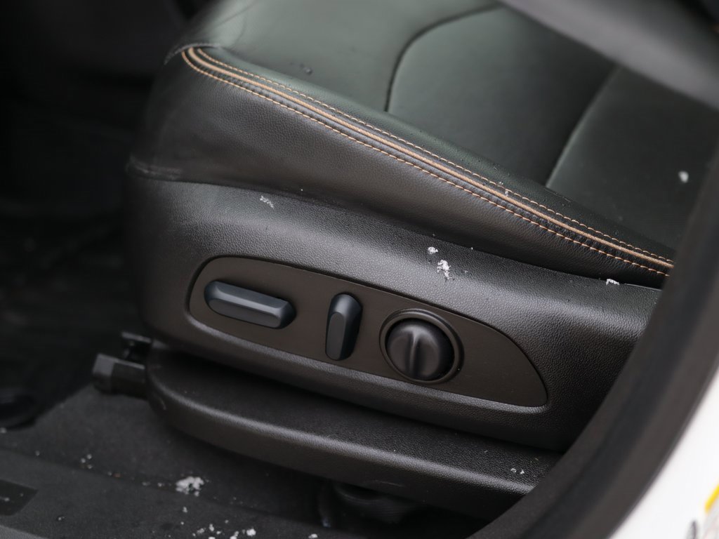 Used 2022 GMC Terrain AT4 image 21