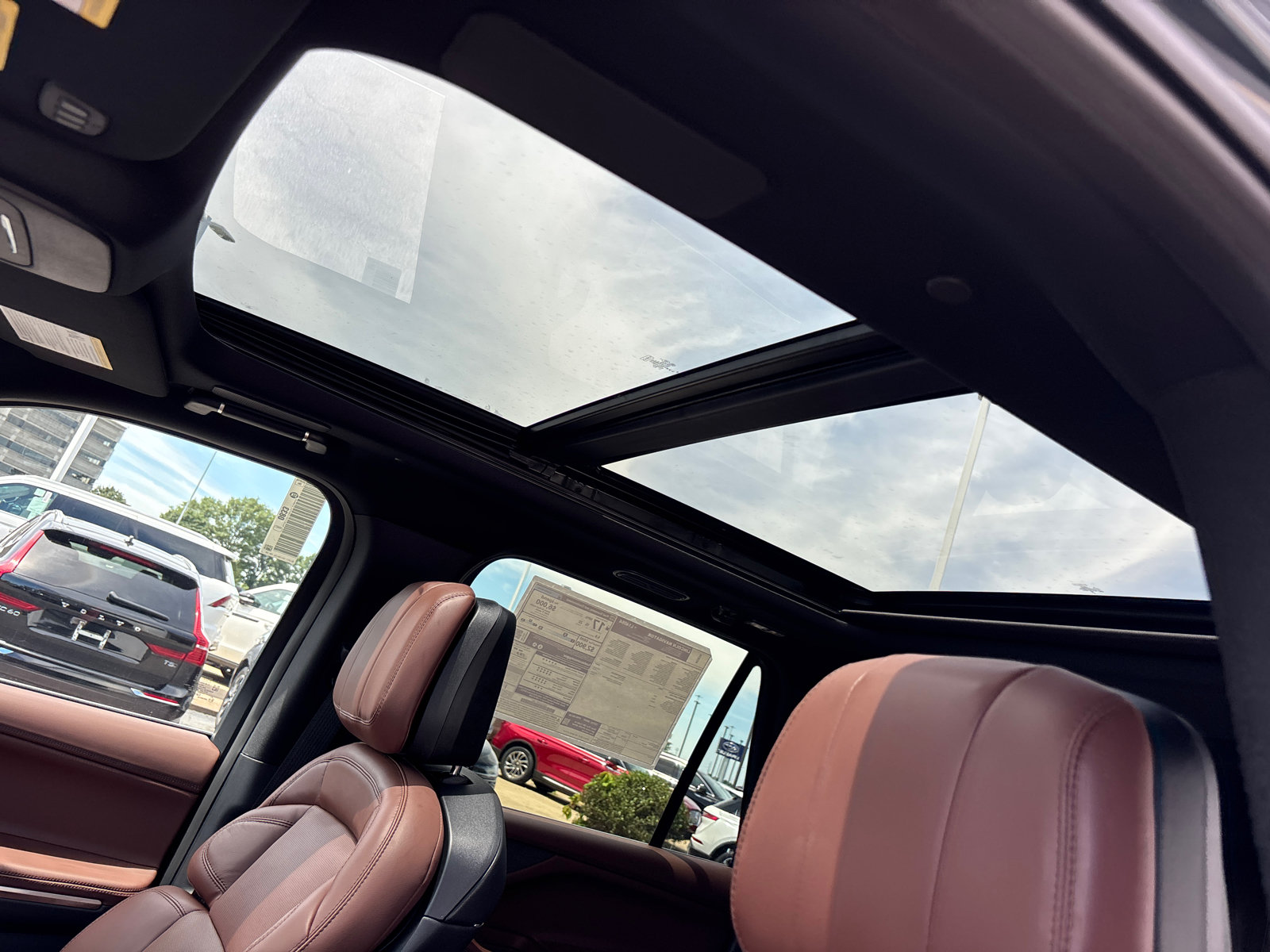 New 2026 Lincoln Navigator Reserve AWD/4WD image 25