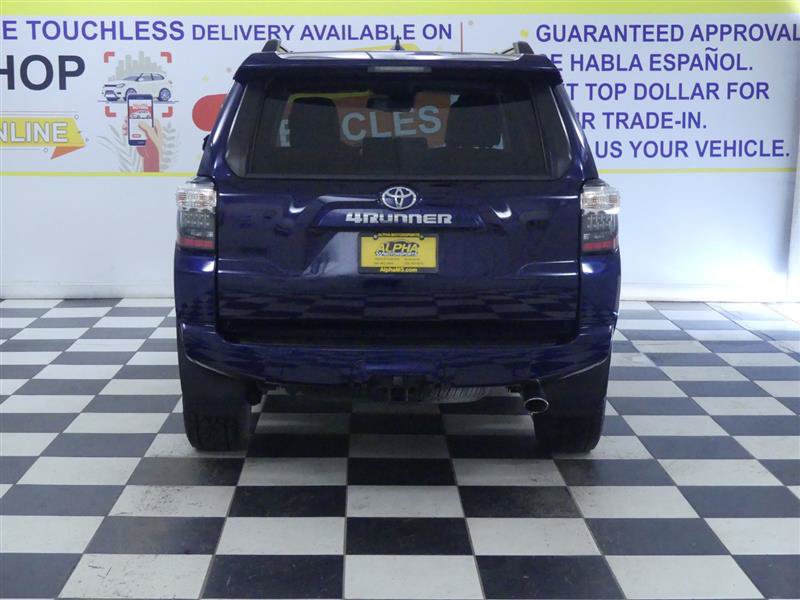 Used 2020 Toyota 4Runner SR5 Premium w/ Moonroof Package AWD/4WD image 5