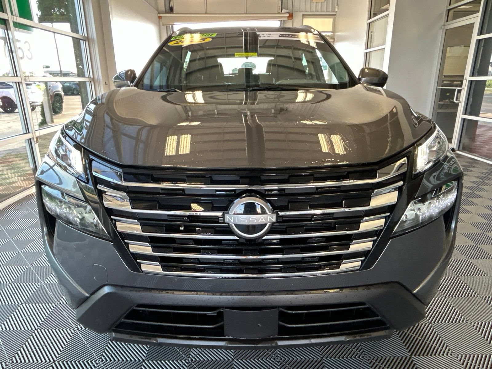 Used 2025 Nissan Rogue SV w/ SV Premium Package AWD/4WD image 2