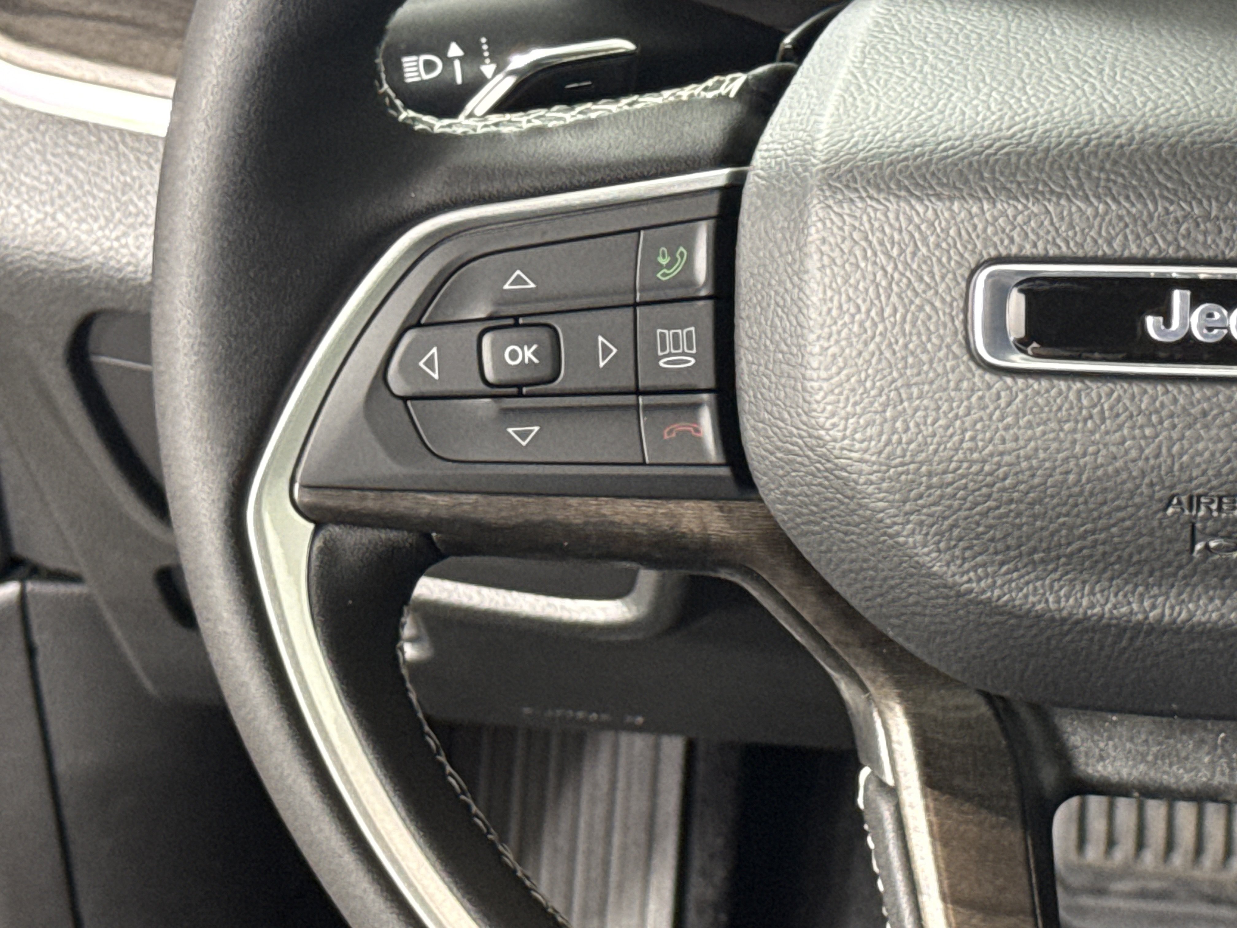 New 2027 Jeep Grand Cherokee Limited AWD/4WD image 24