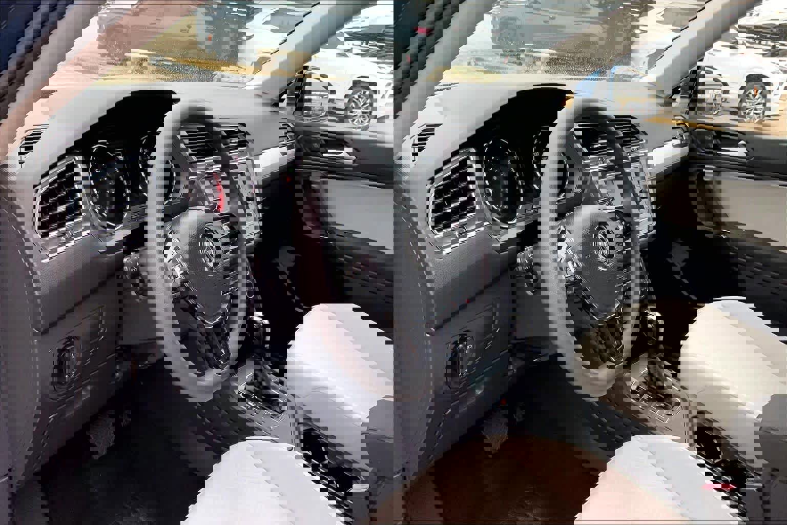 Used 2020 Volkswagen Tiguan S image 17