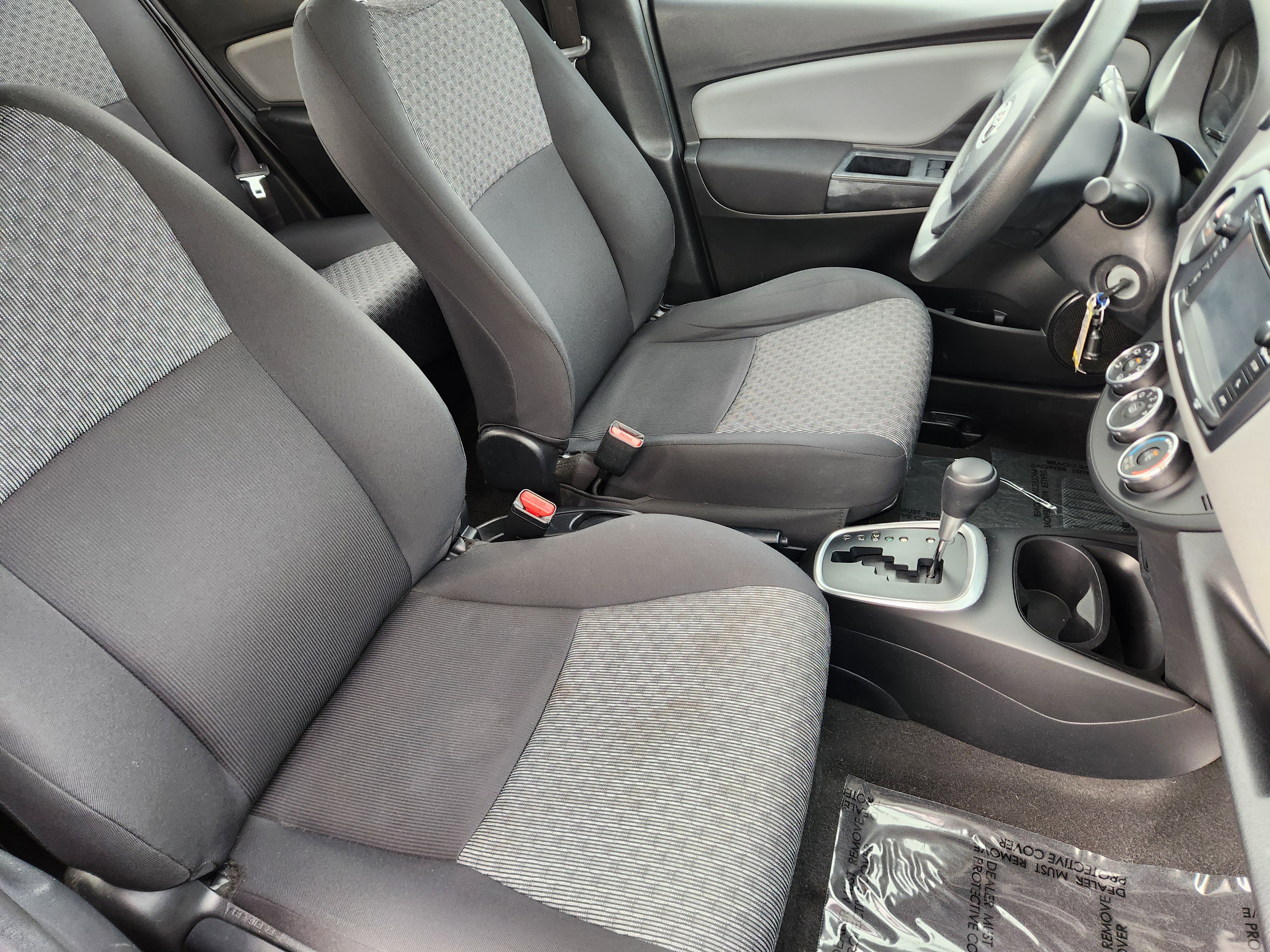 Used 2016 Toyota Yaris L image 16