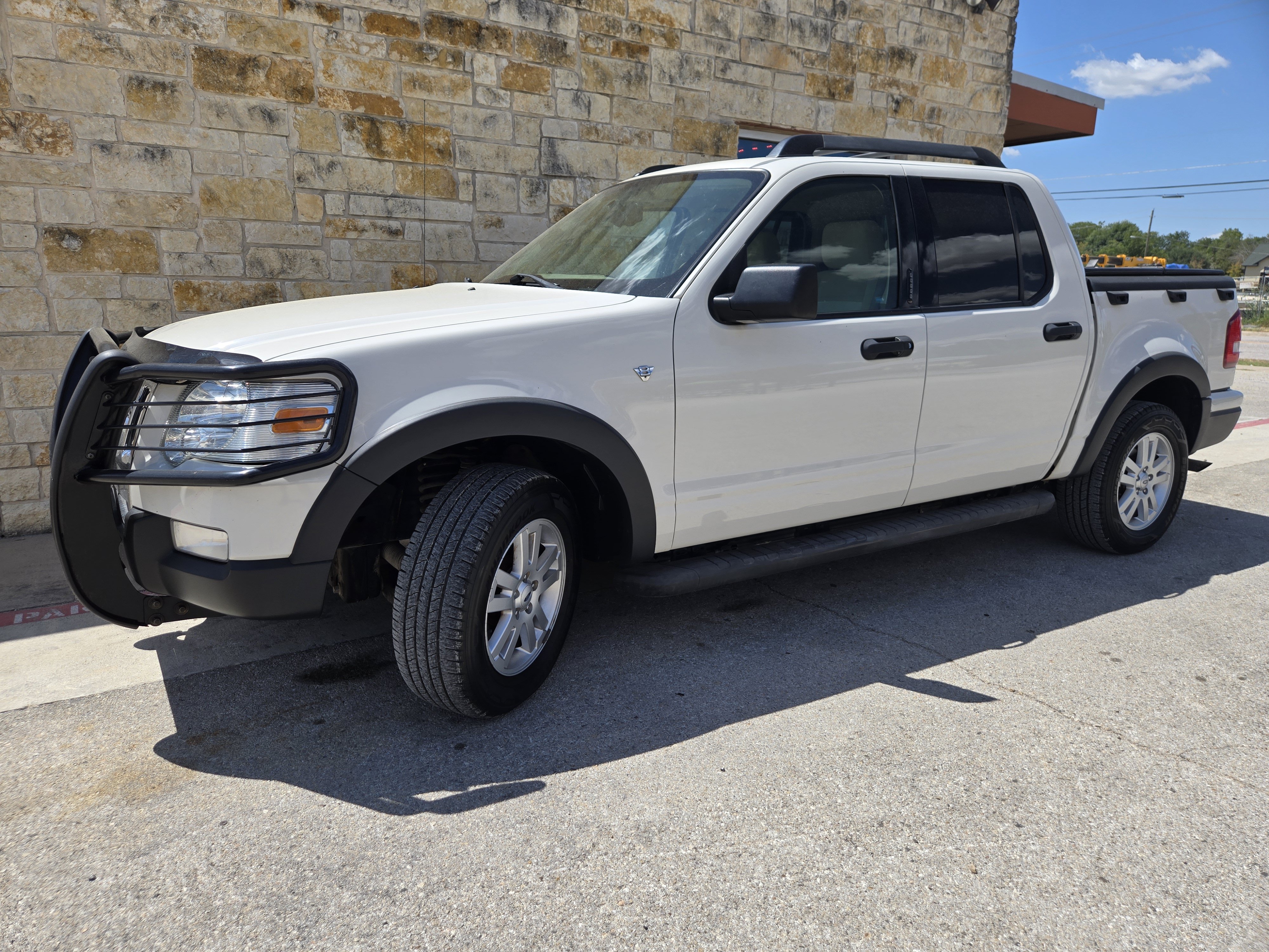Used 2008 Ford Explorer Sport Trac XLT RWD image 2
