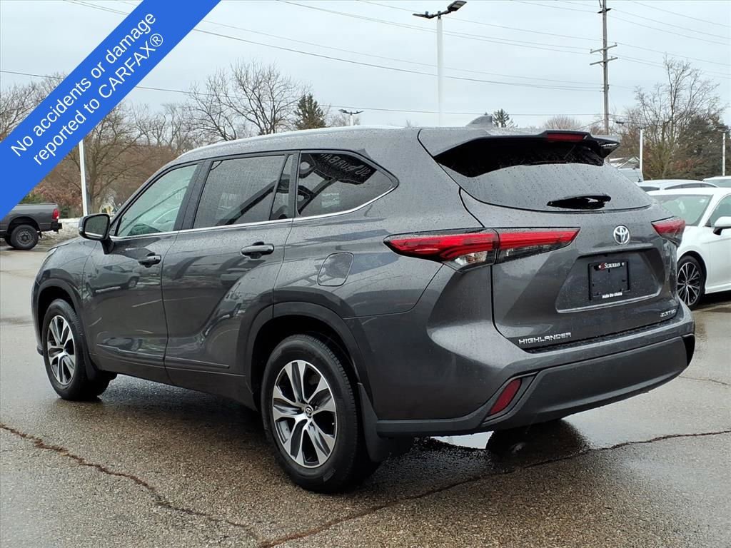 Used 2023 Toyota Highlander XLE image 10