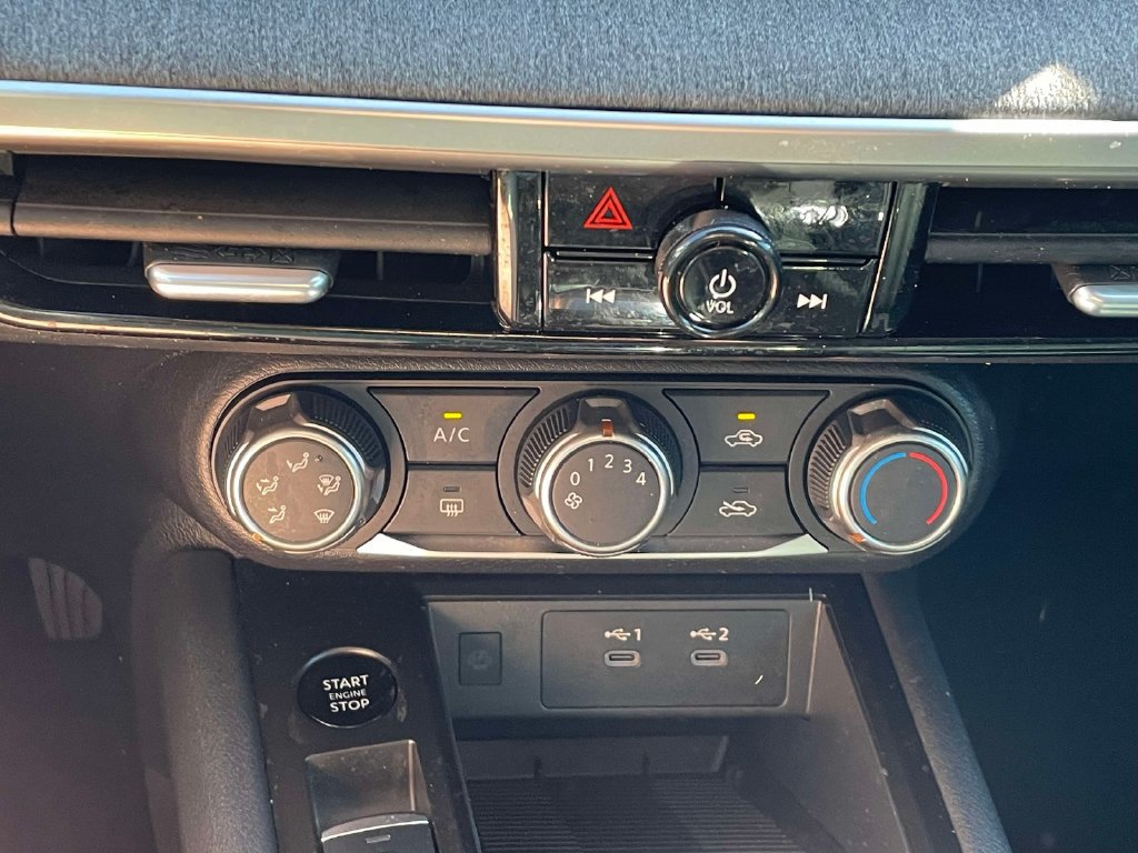 Used 2025 Nissan Kicks SV FWD image 27