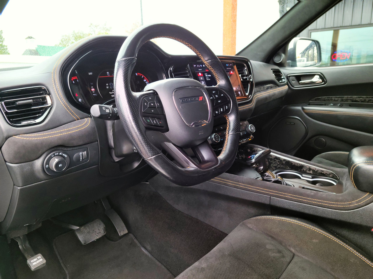 Used 2022 Dodge Durango R/T w/ Hemi Orange Plus Package image 9