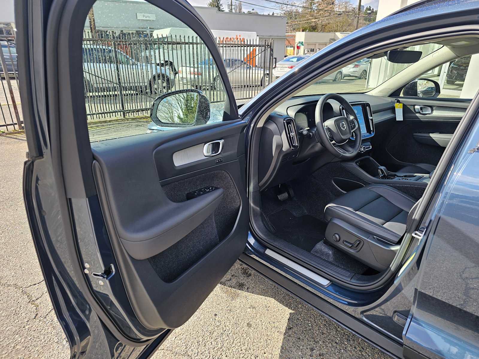 New 2026 Volvo XC40 B5 Core w/ Climate Package AWD/4WD image 22