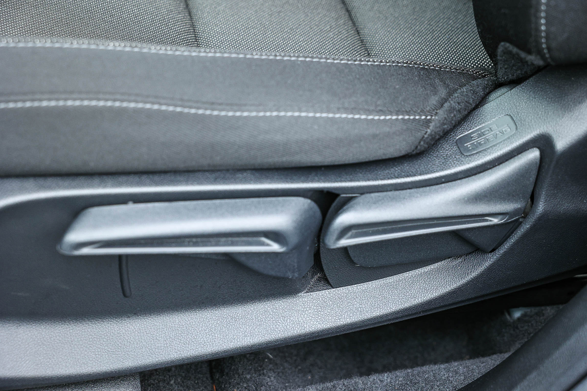 Used 2025 Honda CR-V LX image 28