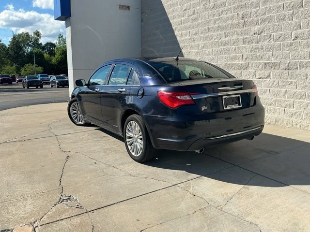 Used 2011 Chrysler 200 Limited FWD image 9