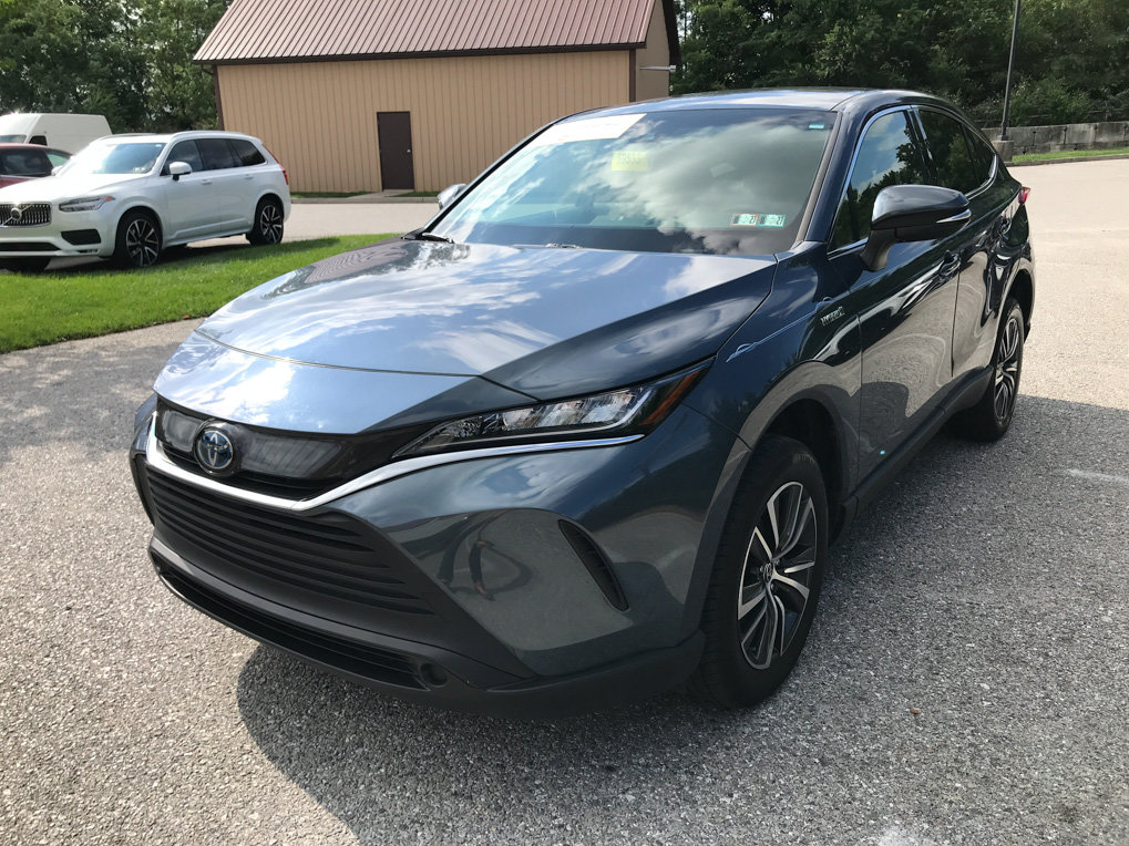 Certified 2021 Toyota Venza LE AWD/4WD image 4