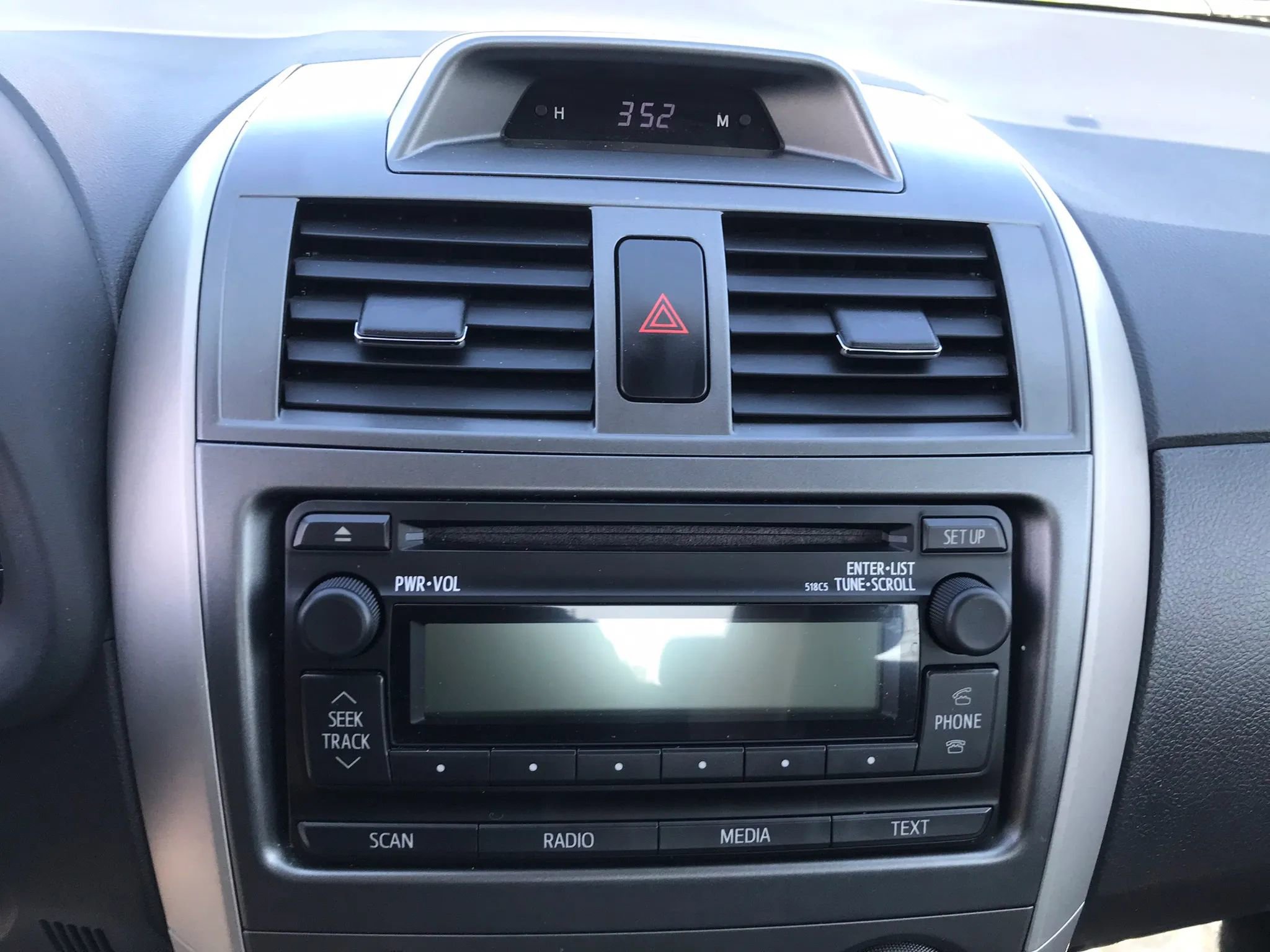 Used 2012 Toyota Corolla S image 19