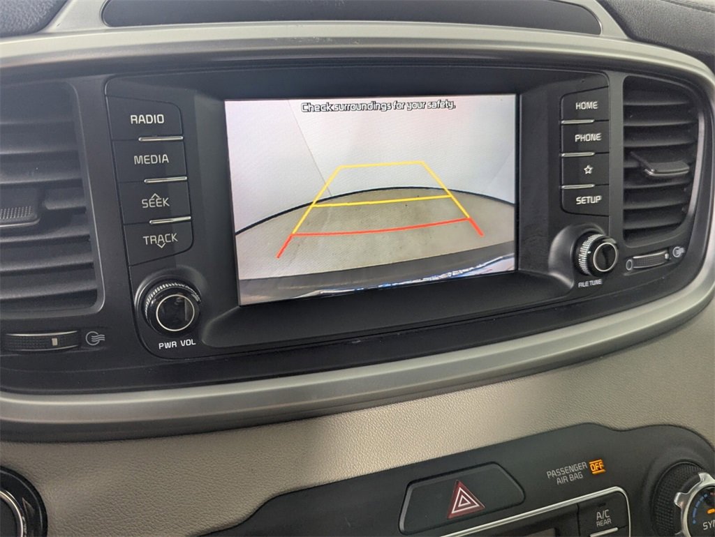 Used 2020 Kia Sorento S image 22