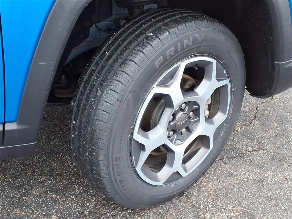 Used 2022 Jeep Compass Trailhawk image 4