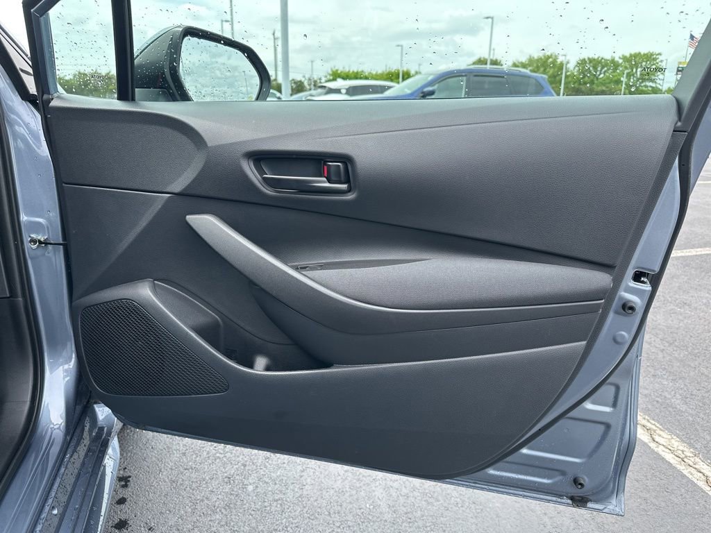 Certified 2025 Toyota Corolla LE FWD image 10