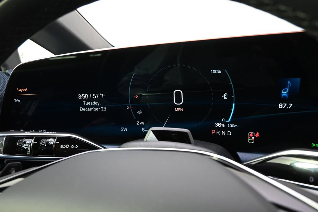 New 2026 Cadillac Optiq Luxury 2 image 25