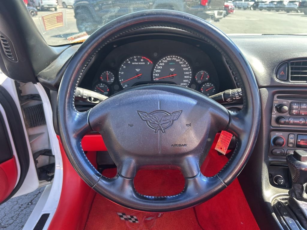 Used 2000 Chevrolet Corvette Convertible w/ Memory Pkg RWD image 18