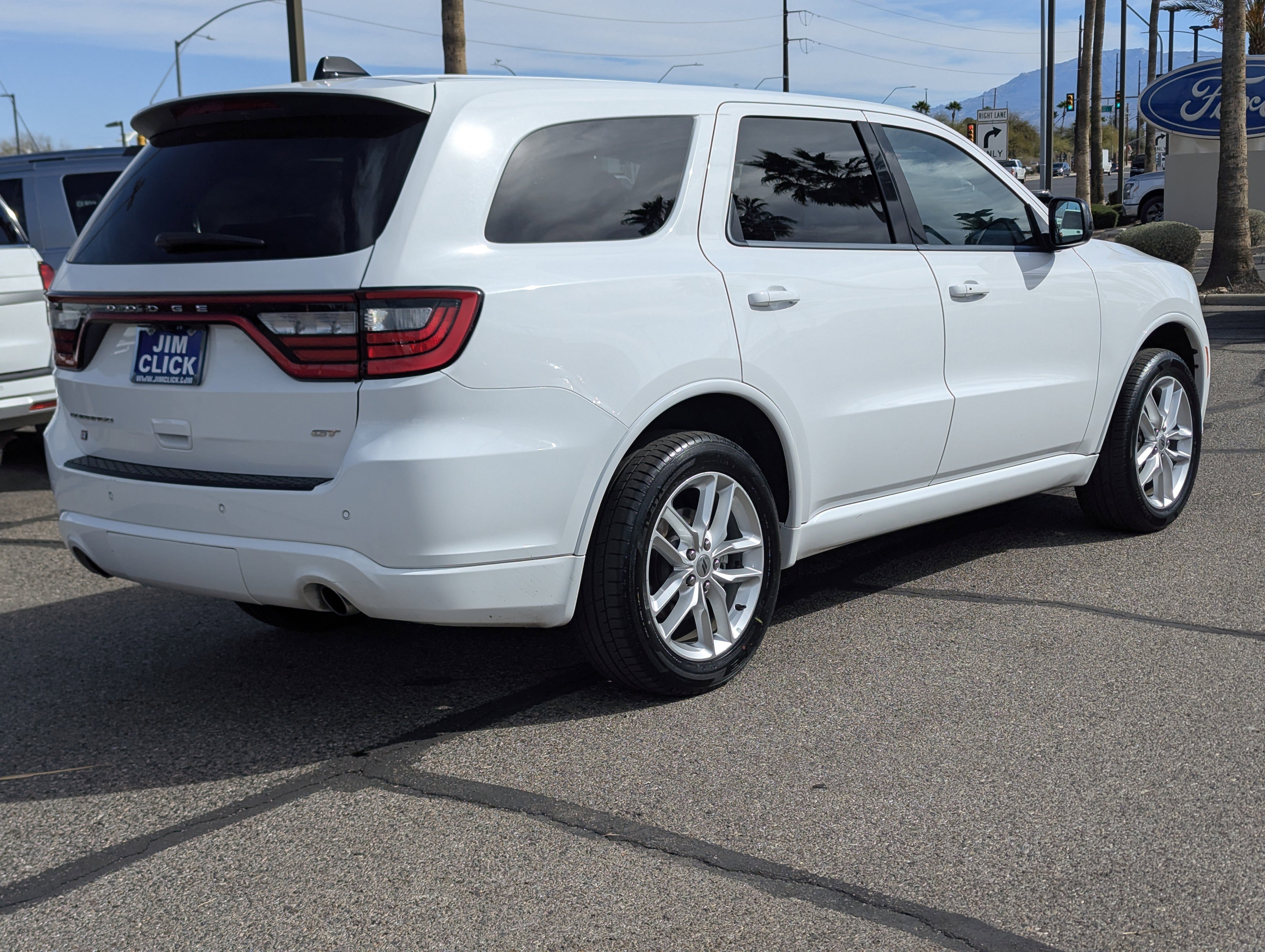 Used 2023 Dodge Durango GT image 2
