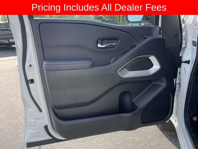 Used 2025 Nissan Frontier SV AWD/4WD image 15