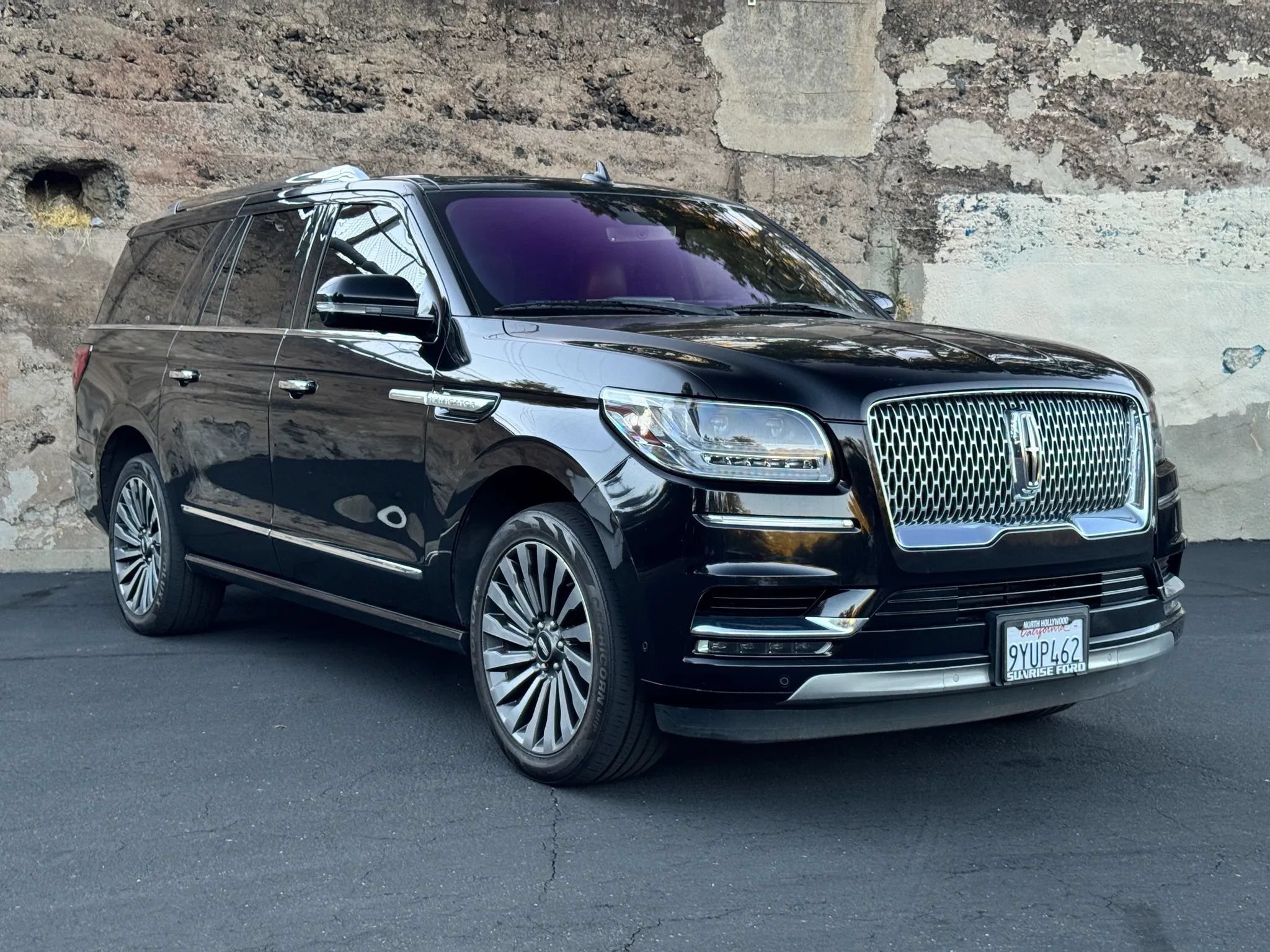 Used 2019 Lincoln Navigator L Reserve AWD/4WD image 2