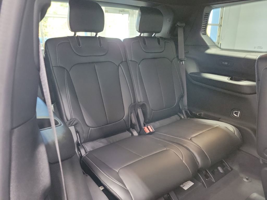 New 2025 Jeep Grand Cherokee L Limited image 8