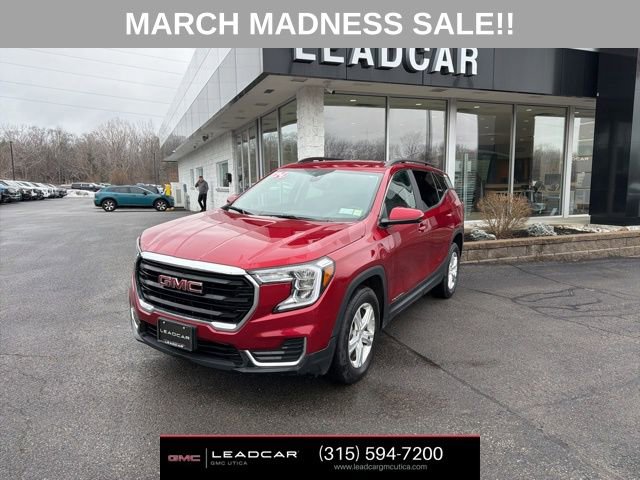 Used 2024 GMC Terrain SLE w/ Driver Convenience Package image 1
