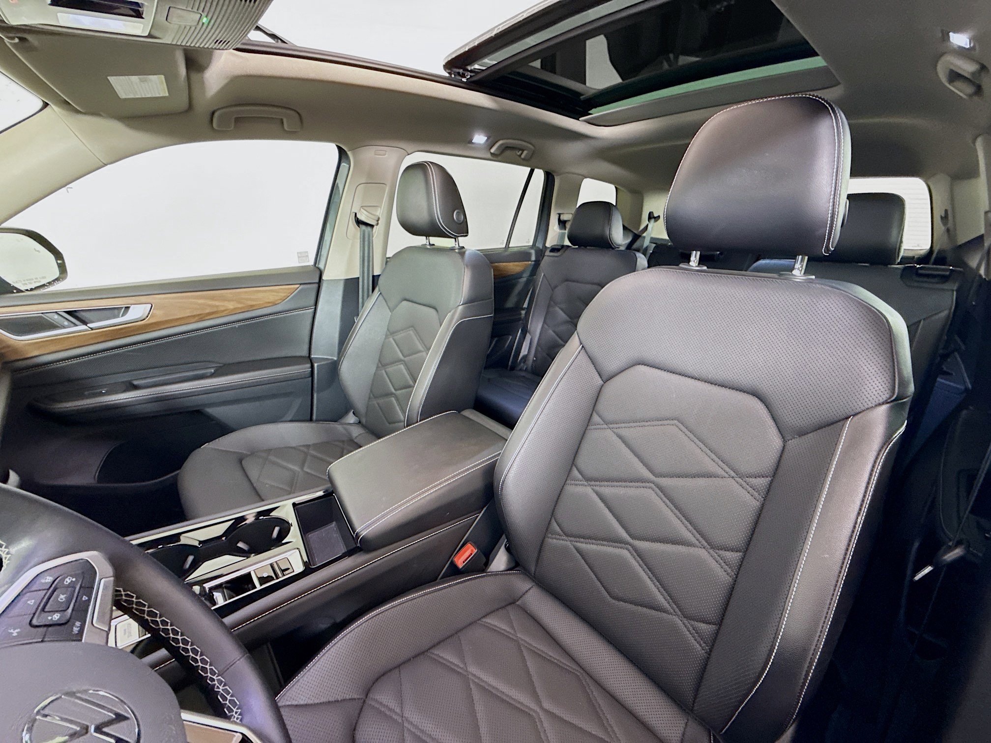 Used 2024 Volkswagen Atlas SE FWD image 11