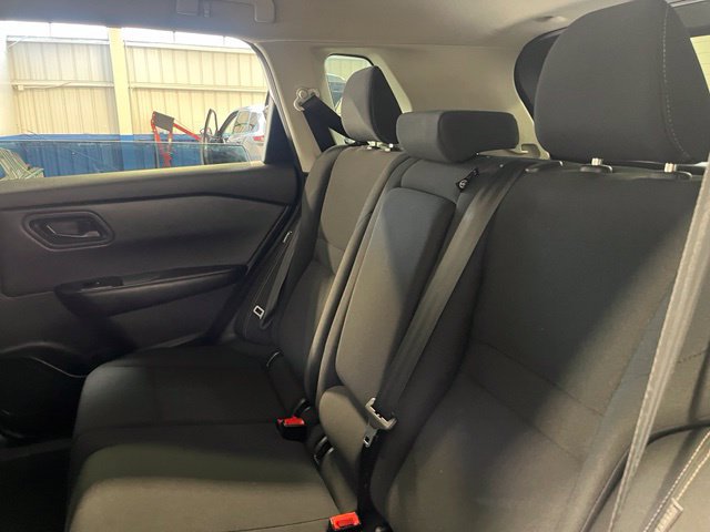 Used 2024 Nissan Rogue S AWD/4WD image 19