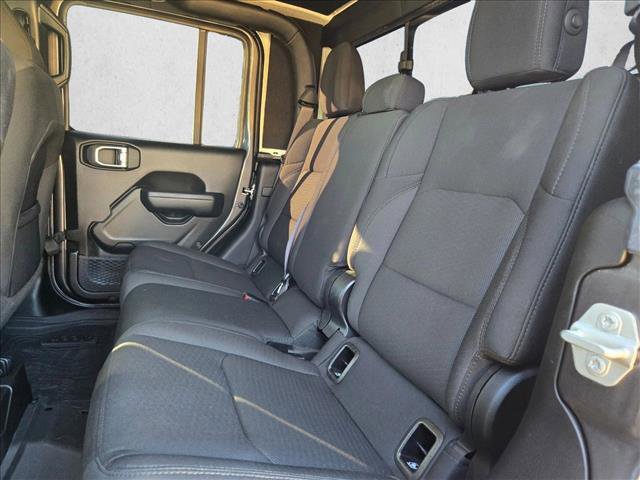 Used 2023 Jeep Gladiator Willys image 18
