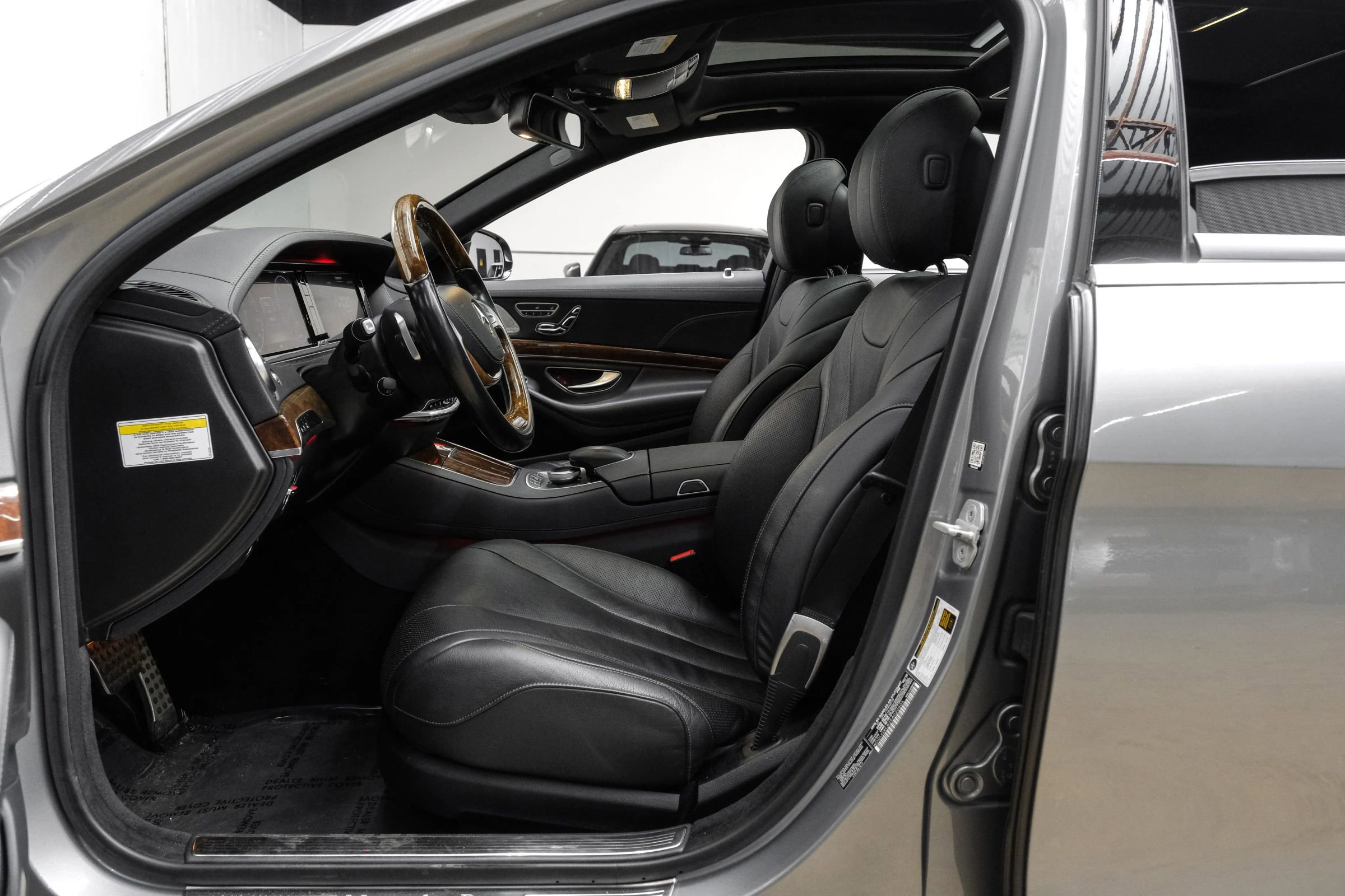 Used 2014 Mercedes-Benz S 550 Sedan image 4