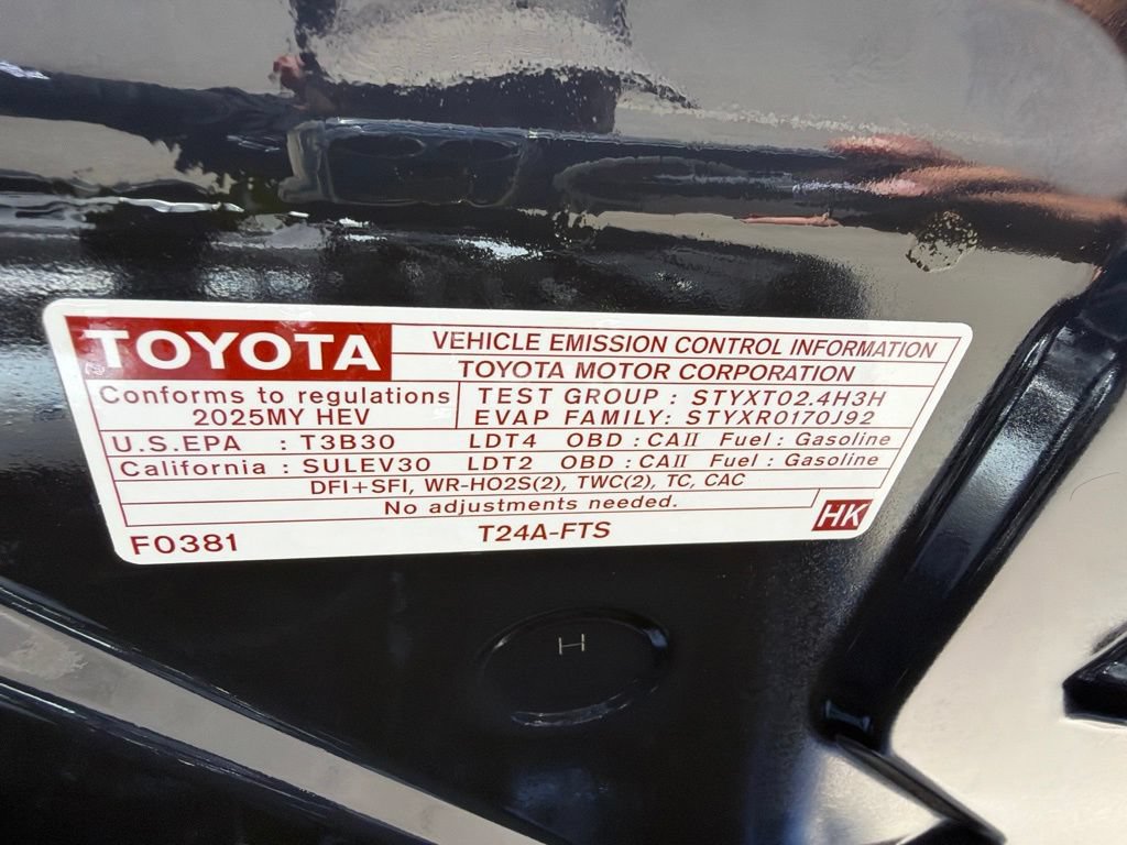 Used 2025 Toyota Tacoma TRD Off-Road AWD/4WD image 28