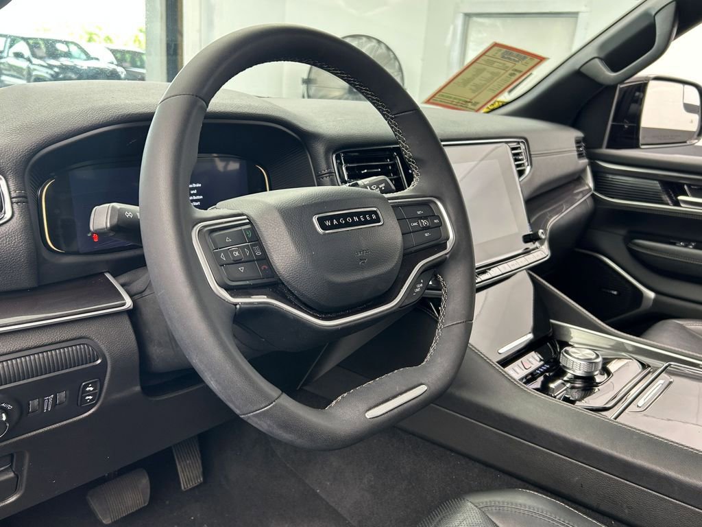 Used 2023 Jeep Wagoneer 4WD image 15