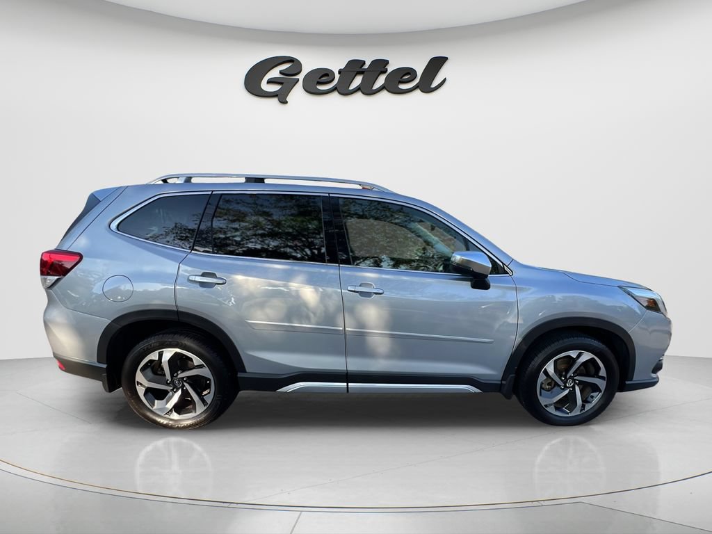 Used 2022 Subaru Forester Touring AWD/4WD image 4