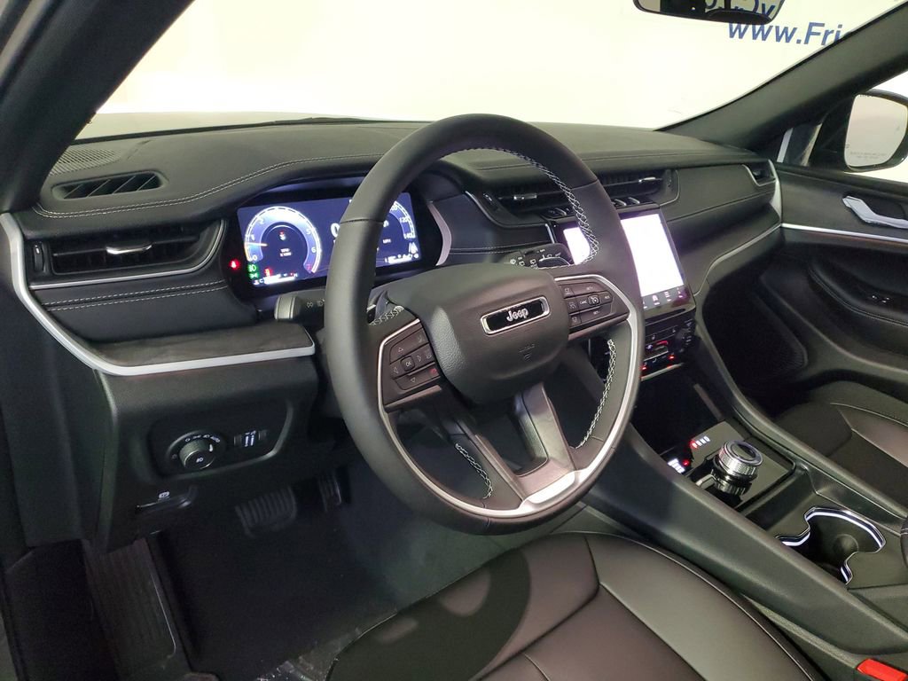 New 2025 Jeep Grand Cherokee Limited image 14