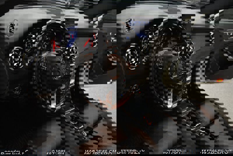 Used 2018 Mercedes-Benz GLA 250 4MATIC w/ Premium Package image 14