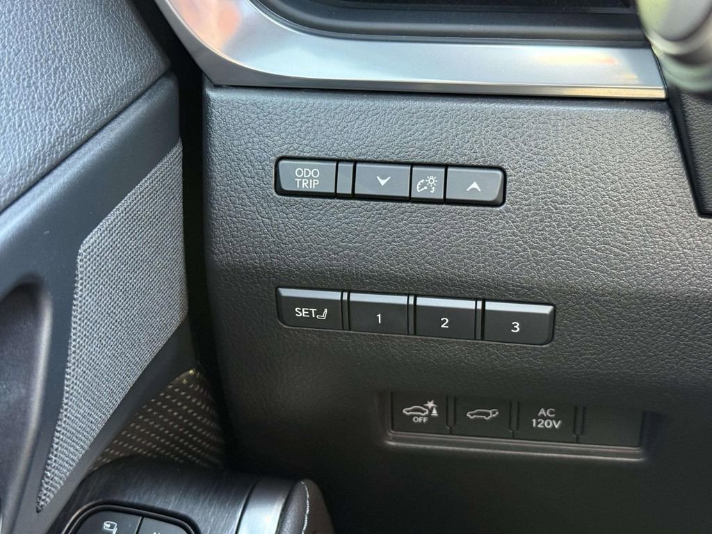 Used 2024 Lexus GX 550 image 25