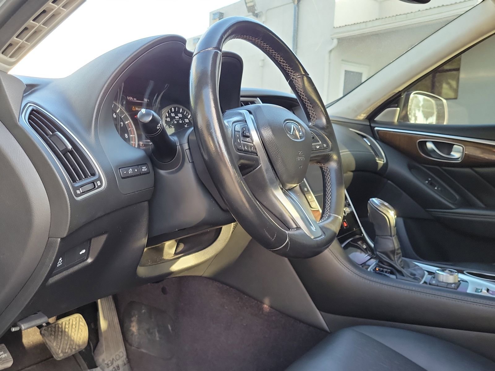 Used 2018 INFINITI Q50 Luxe AWD/4WD image 11