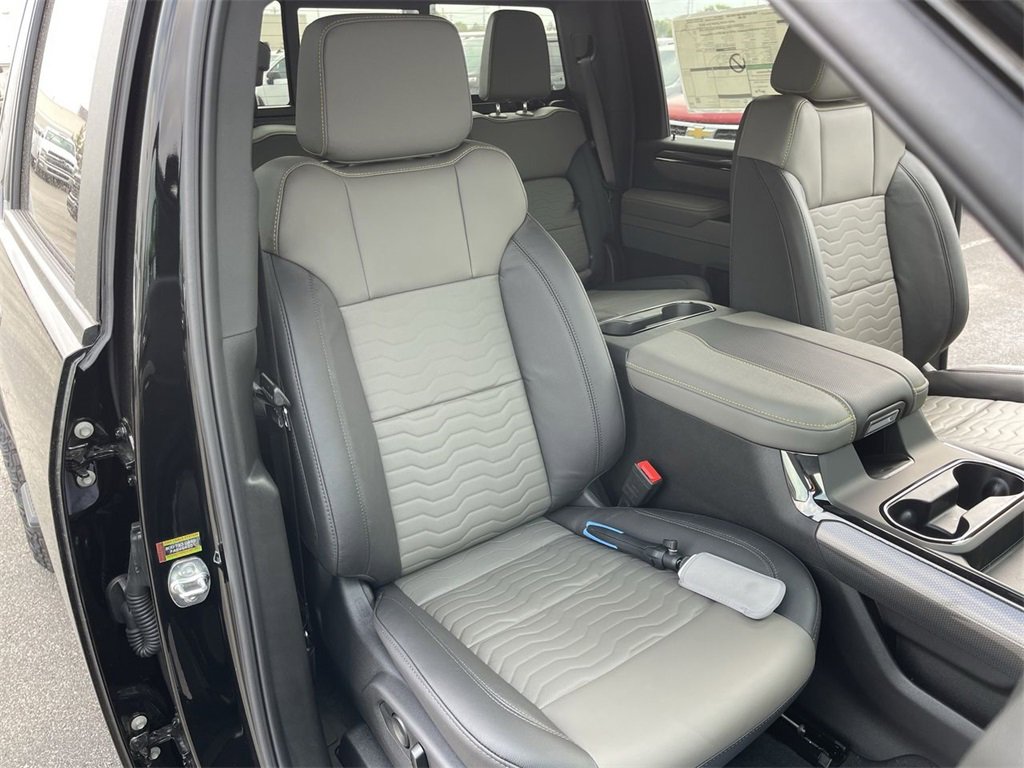 New 2025 Chevrolet Silverado 2500 ZR2 w/ Technology Package image 24