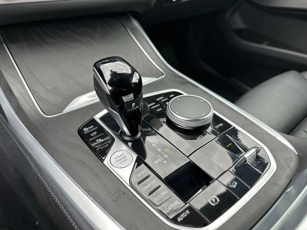 Used 2022 BMW X7 xDrive40i w/ M Sport Package AWD/4WD image 34